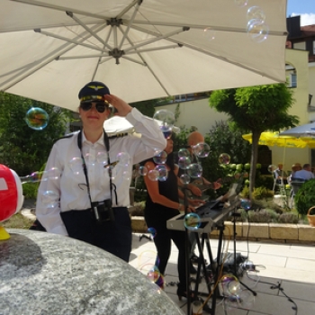 Über den Wolken muss die Freiheit wohl grenzenlos sein...