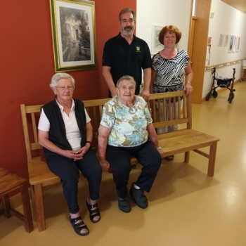 Eine neue Bank für unsere Bewohner